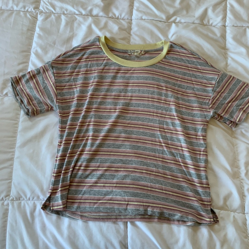 grey striped tee